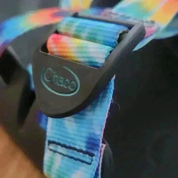 Chaco Mens size 10  tye dyed sandals - Picture 3 of 7